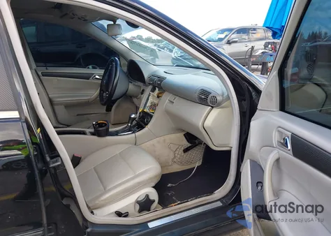 2007 Mercedes-Benz C 230 Sport from USA, damaged, VIN WDBRF52HX7E024551